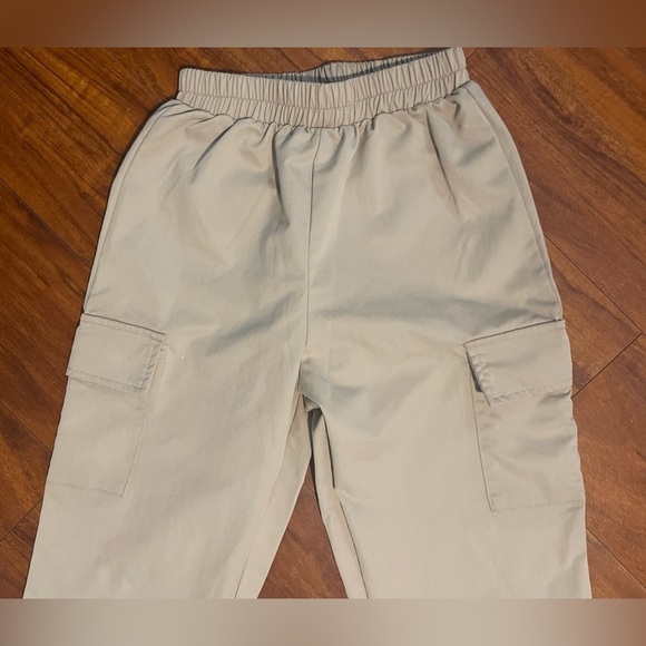 Pretty Little thing Stone Color Pants - Picture 2 of 4
